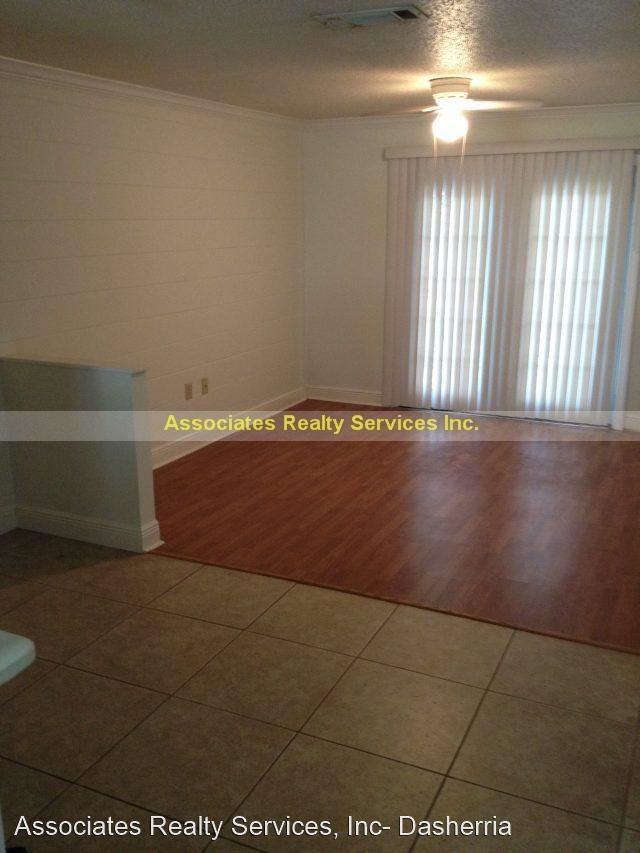 422 SE 8th ST - Photo 2 of 5