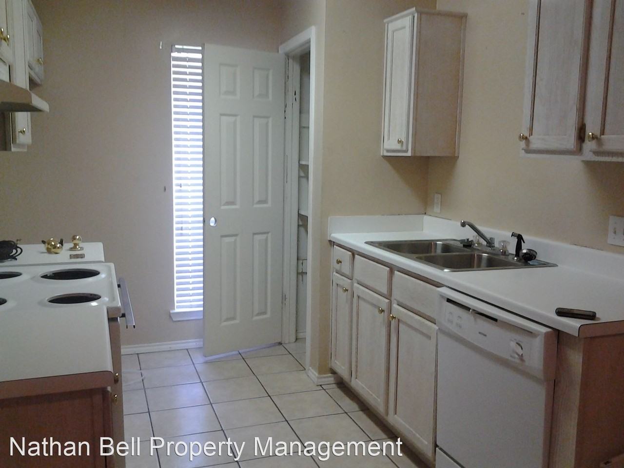 546 Kirkland Ln - Photo 3 of 9