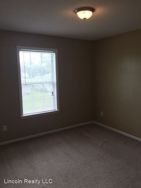 2705 Pineview Drive* - Photo 2 of 6