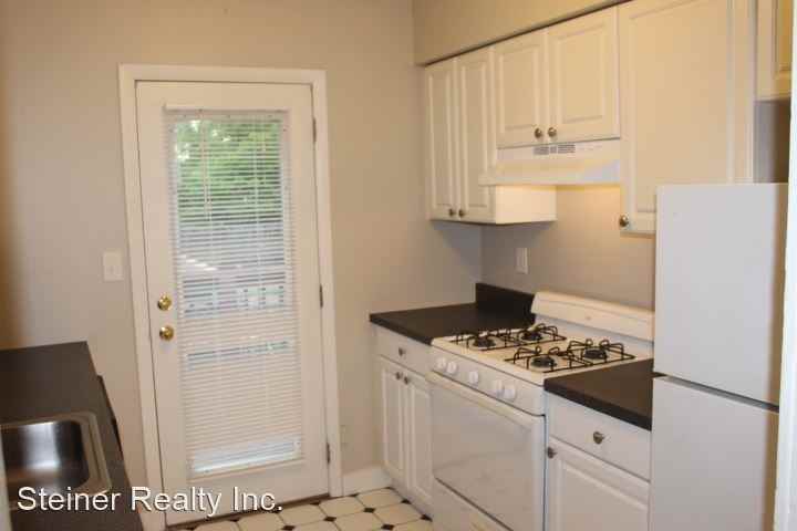 1627 Nevada St - Photo 2 of 12