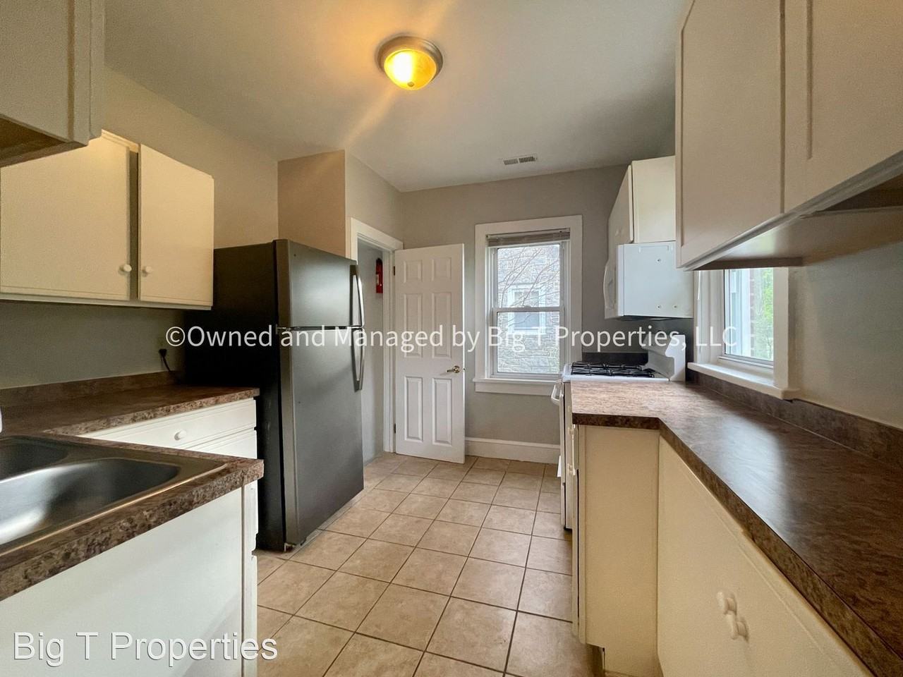 3106 Green St - Photo 3 of 11