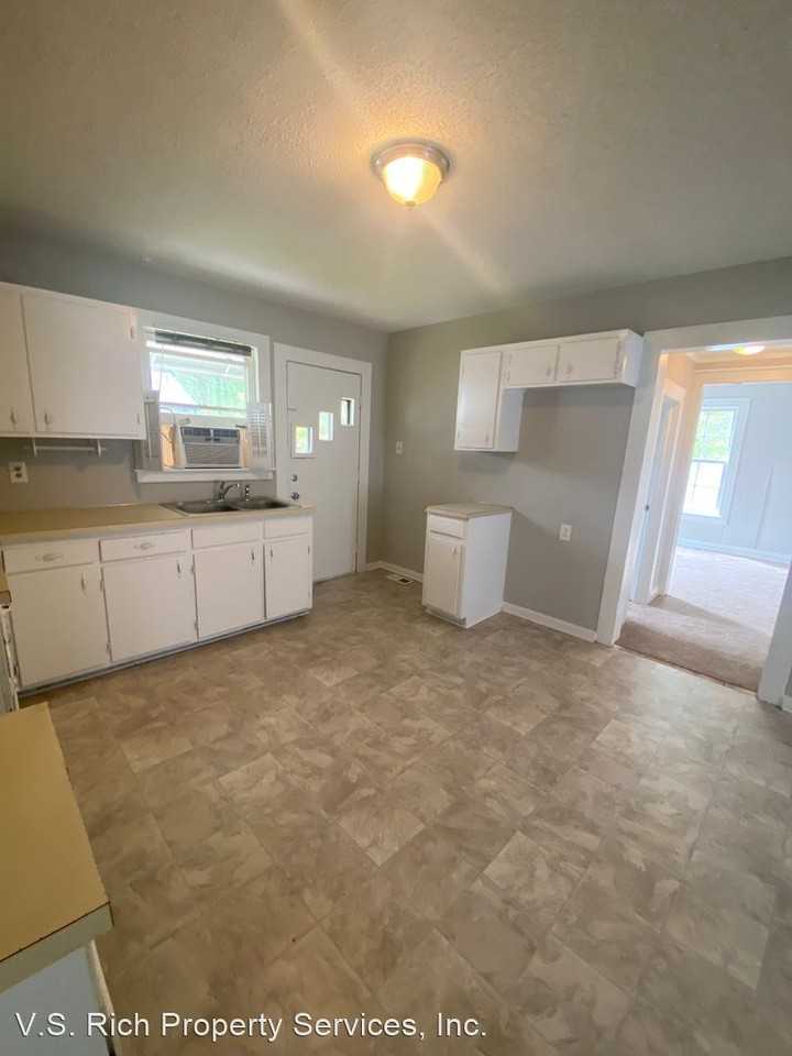 910 Juniper St - Photo 2 of 11