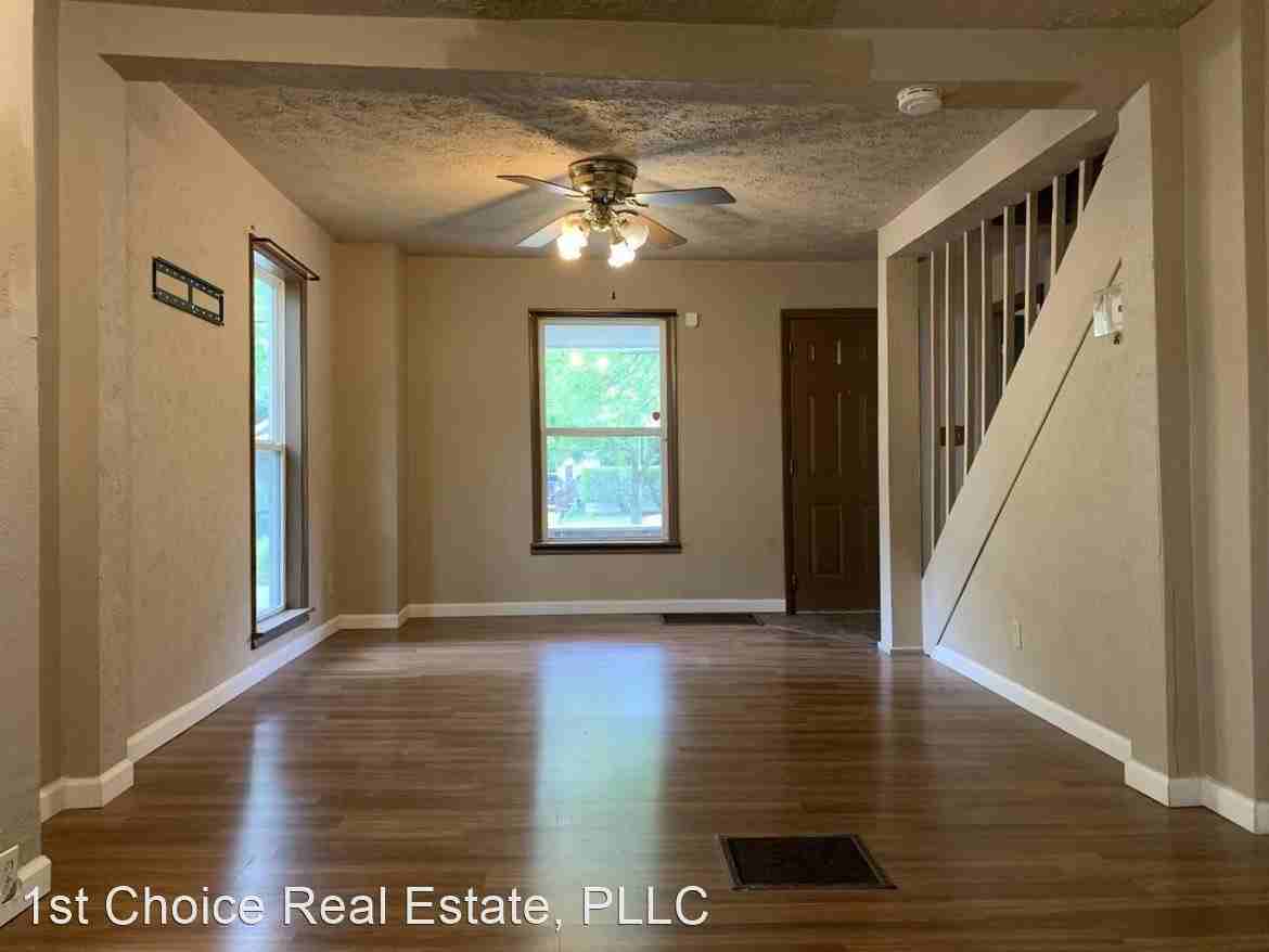 1227 Bement St - Photo 2 of 18