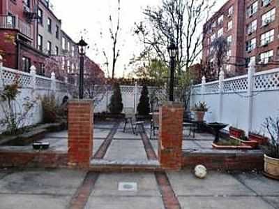 Gorgeous Garden apartment in prime Cobble Hill - Photo 2 of 4