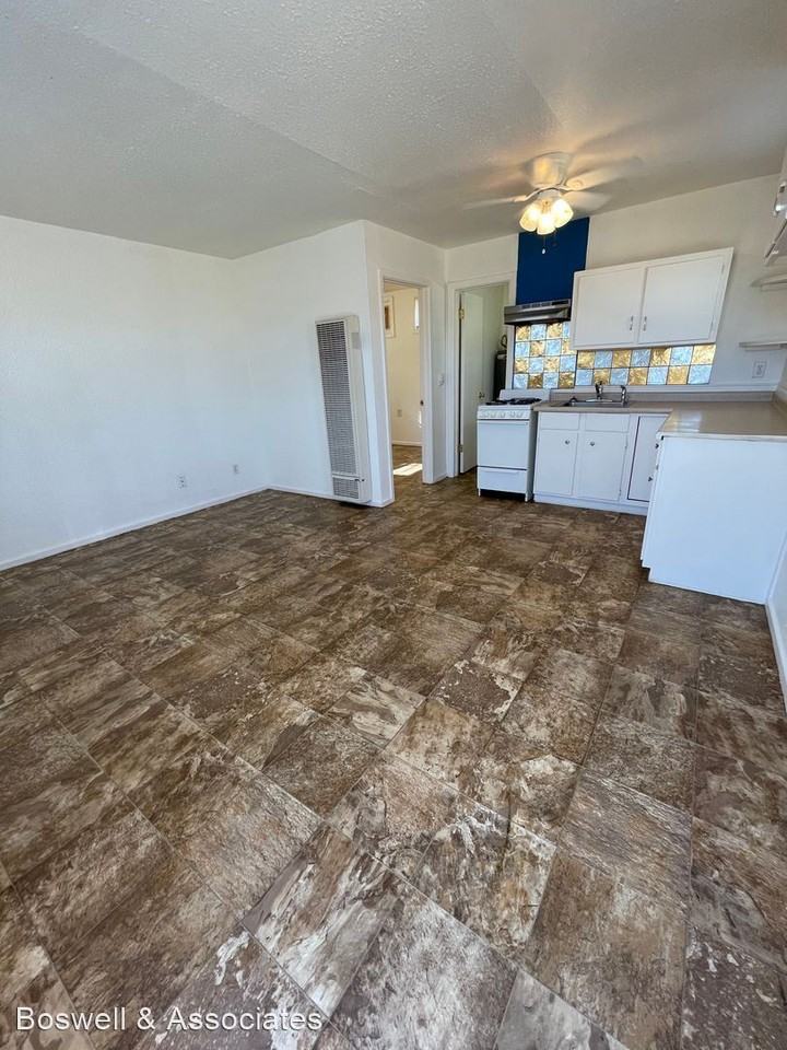 3002 1/2 Franklin Ave - Photo 3 of 12