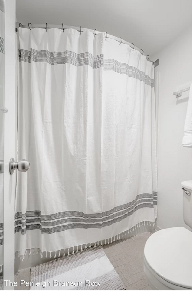 The Penleigh Branson Row Apartments 300 N Francis St, Branson, MO