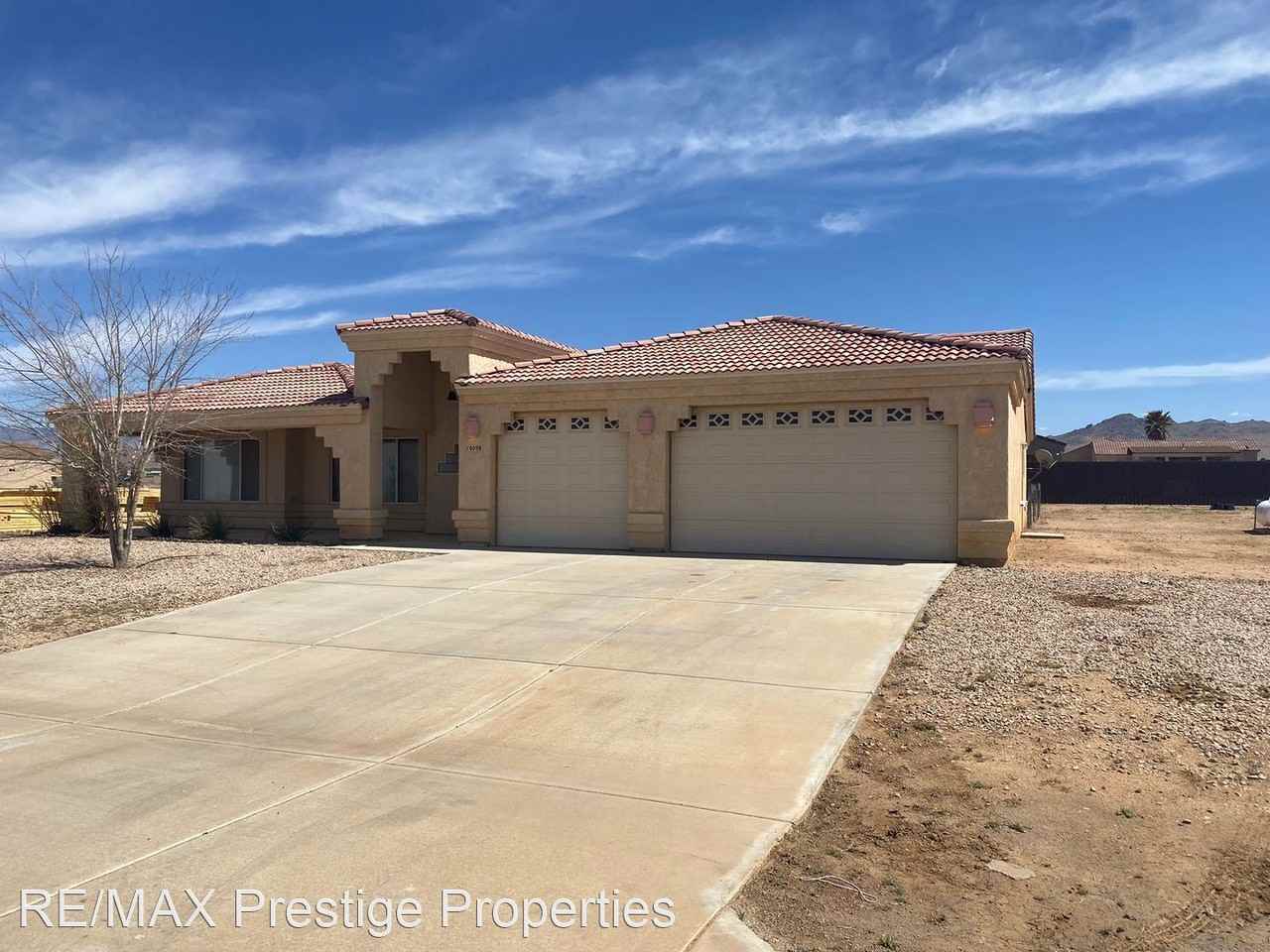 10098 N Acorn Dr - Photo 2 of 9