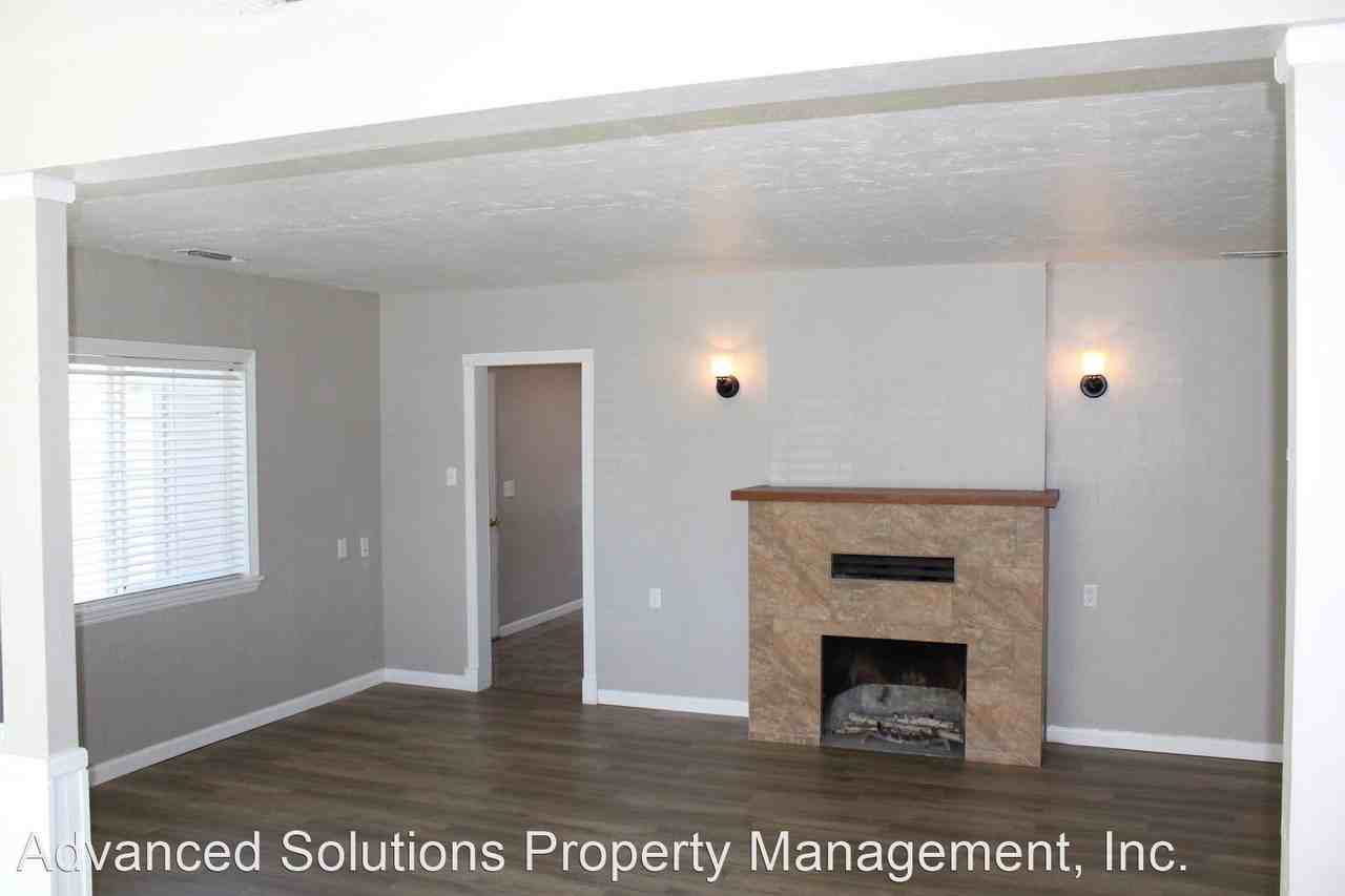 1090 Dusty Ln - Photo 3 of 19