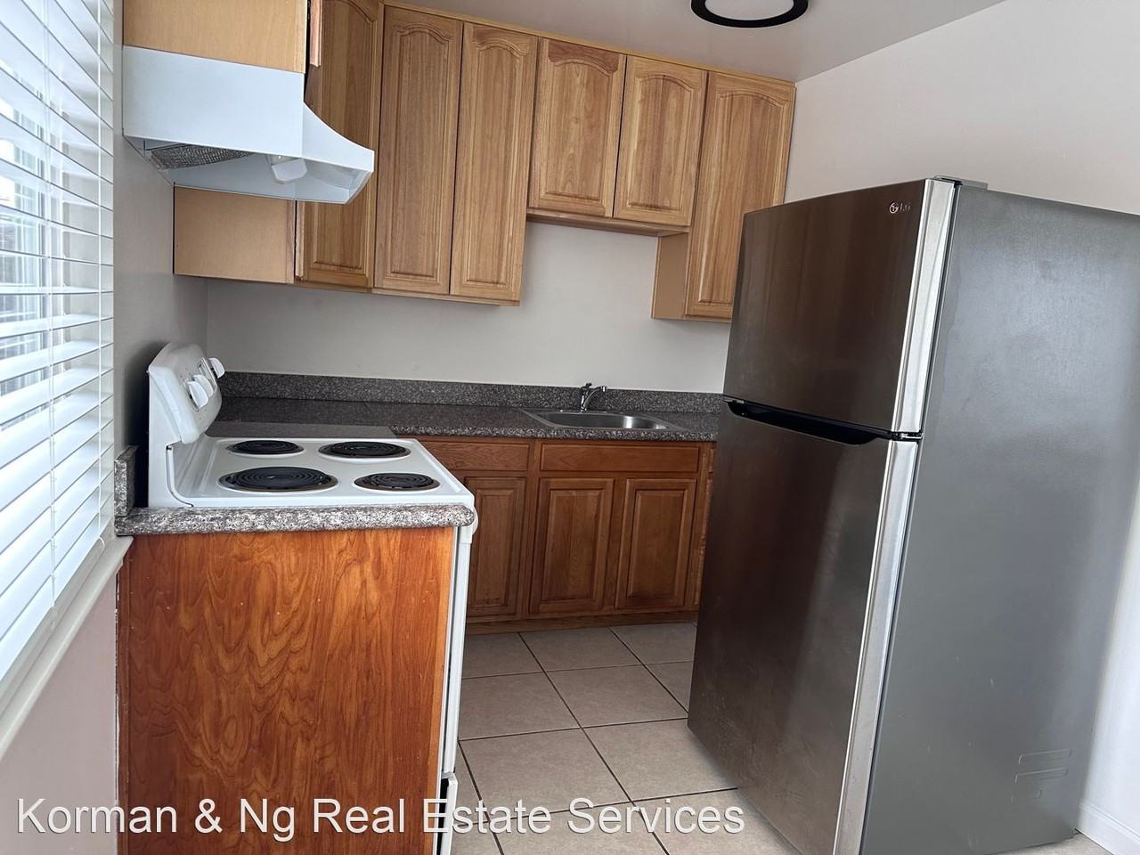 924 Madison St #C - Photo 3 of 9