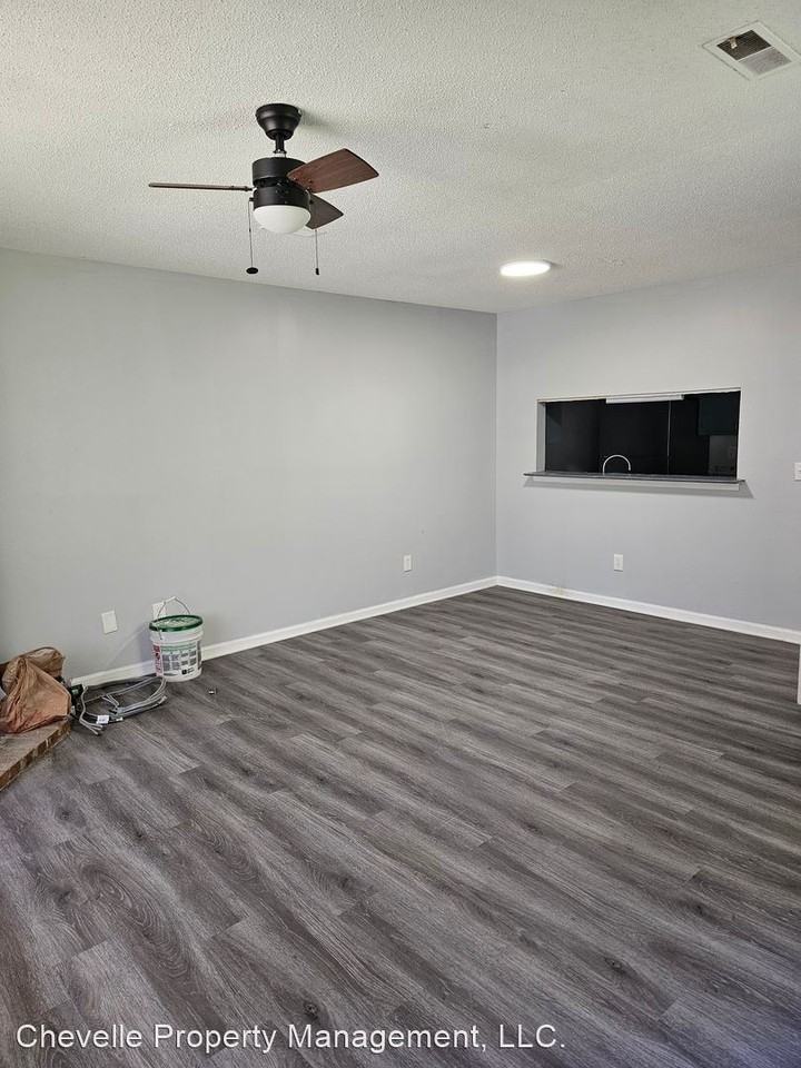 Beautiful Cactus Condos - Photo 2 of 9