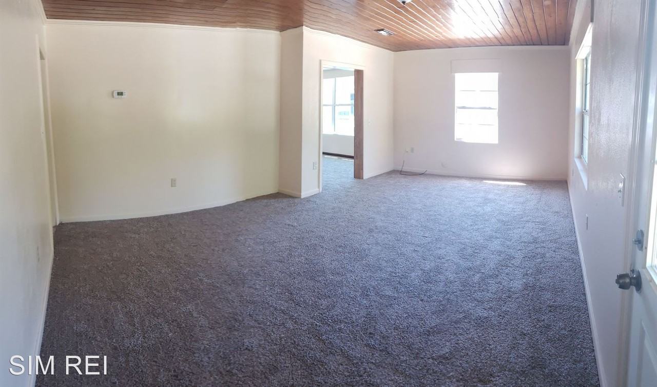 1513 Center St - Photo 2 of 11