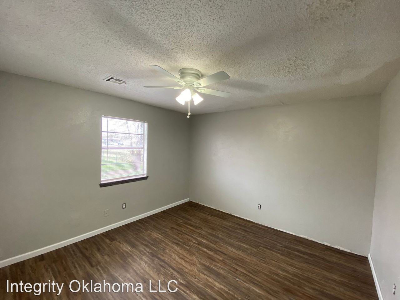 233 Nw 121st St - Photo 3 of 17