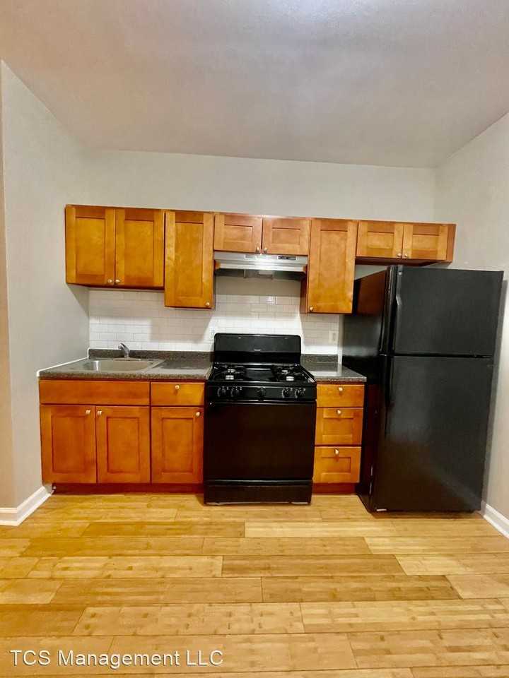 5213 Kershaw St - Photo 3 of 8