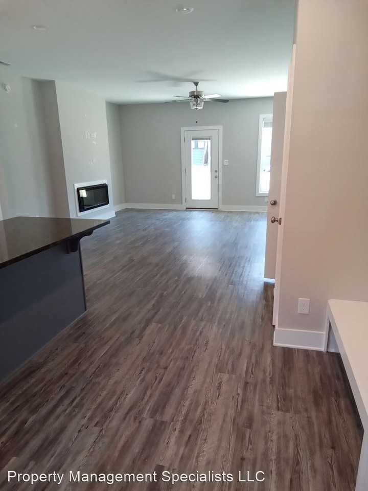 114 English Commons Dr - Photo 3 of 28