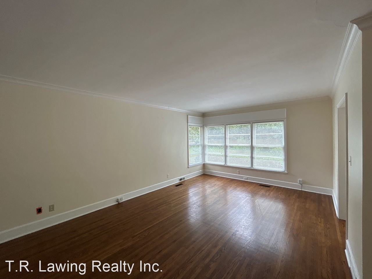 1634 S Wendover Rd - Photo 3 of 22