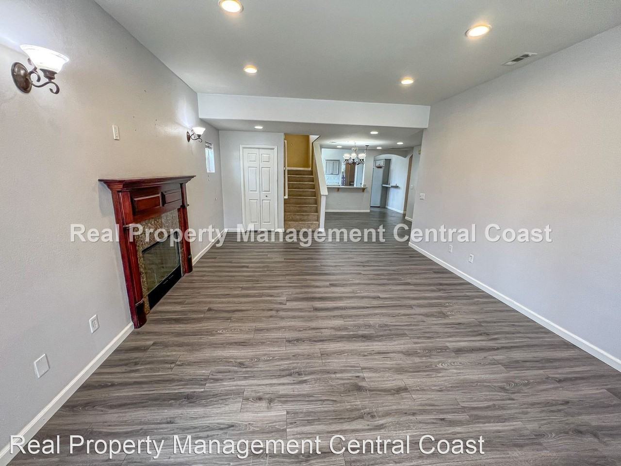 920 Riata Ct - Photo 3 of 32