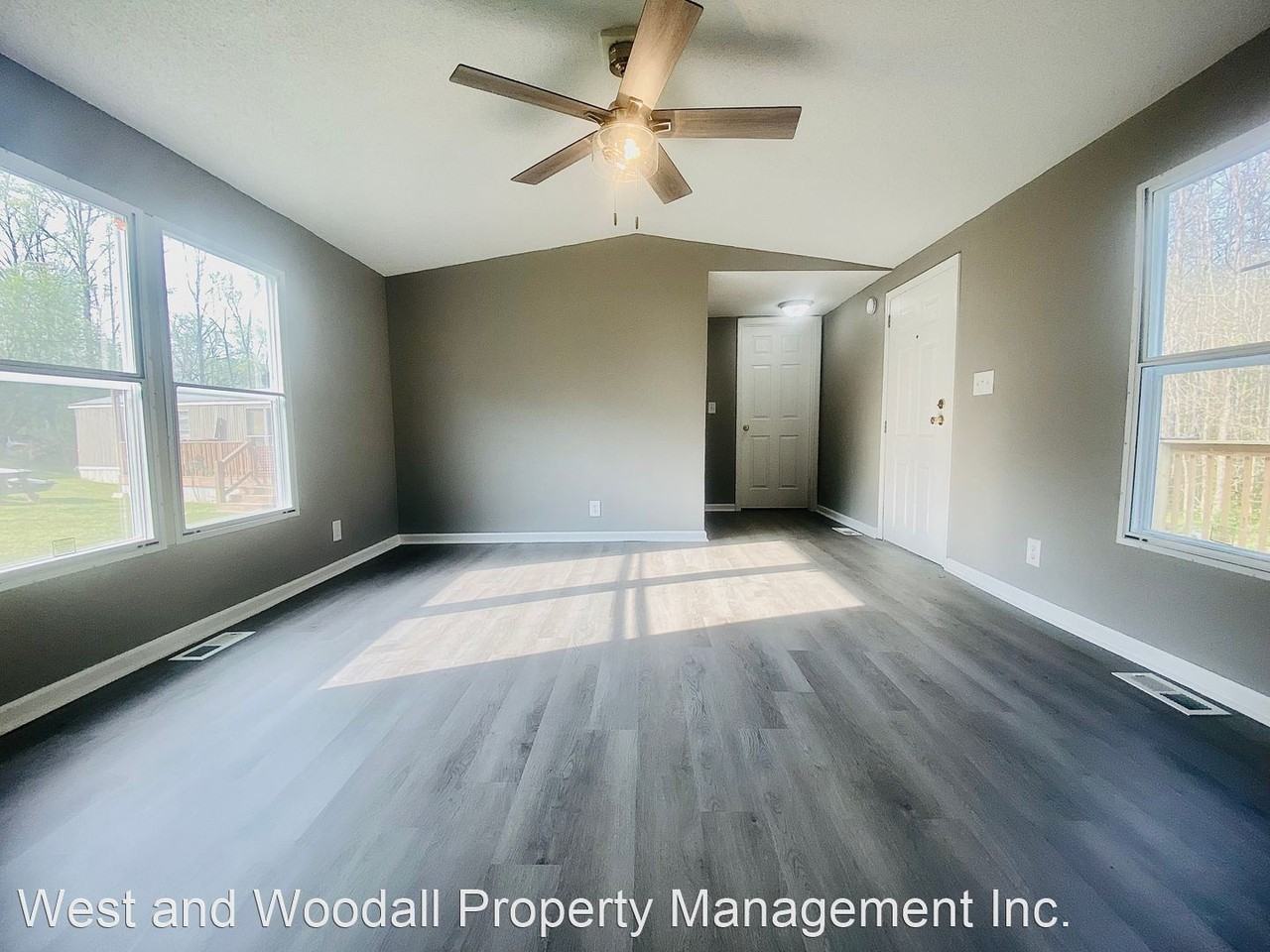 111 Rosemary Creek Dr - Photo 2 of 7