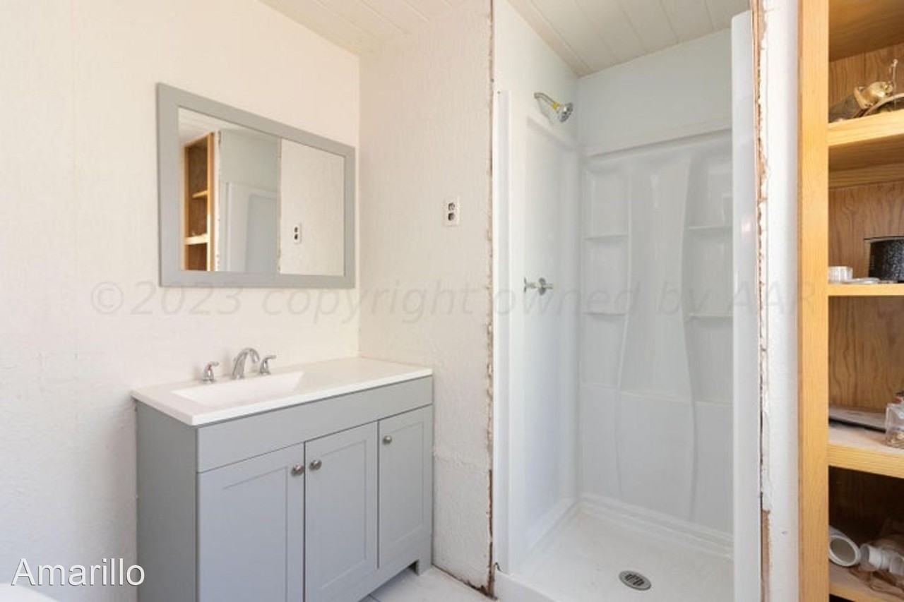 1613 B Ave - Photo 3 of 5