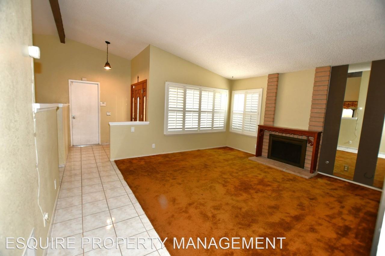 1501 Jason Pl - Photo 3 of 15