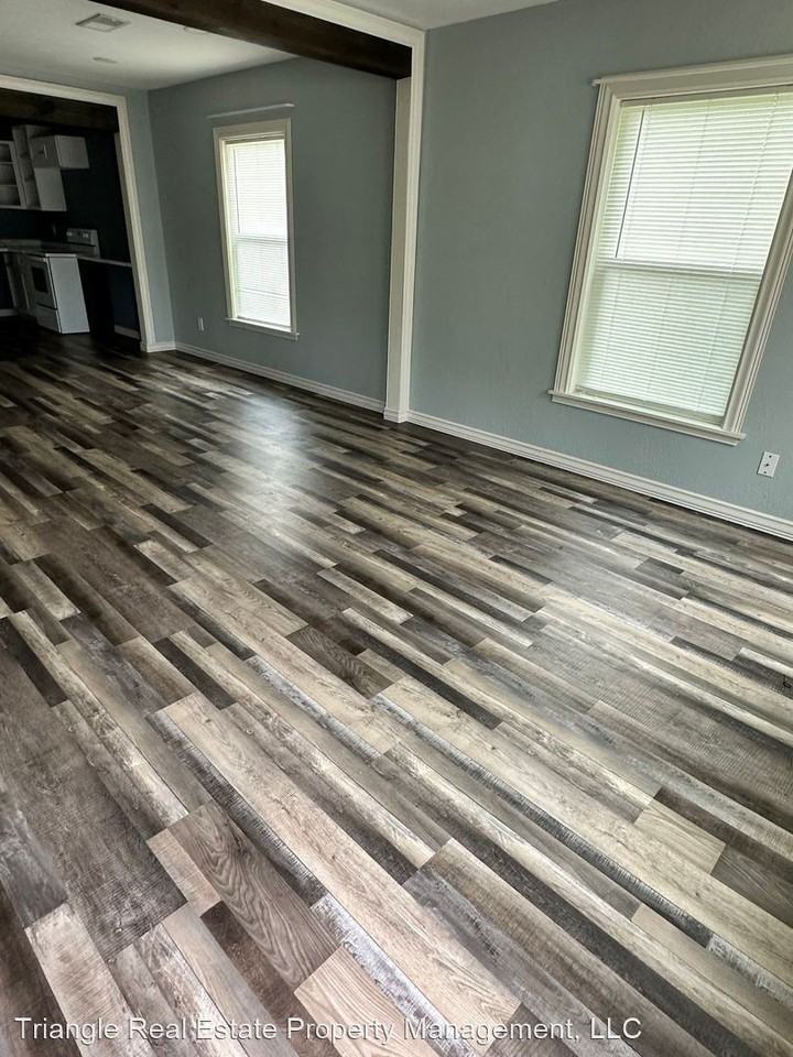 340 W Avenue L - Photo 2 of 8