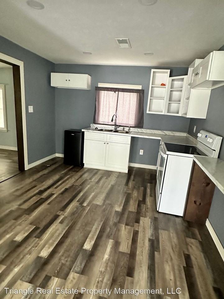 340 W Avenue L - Photo 3 of 8