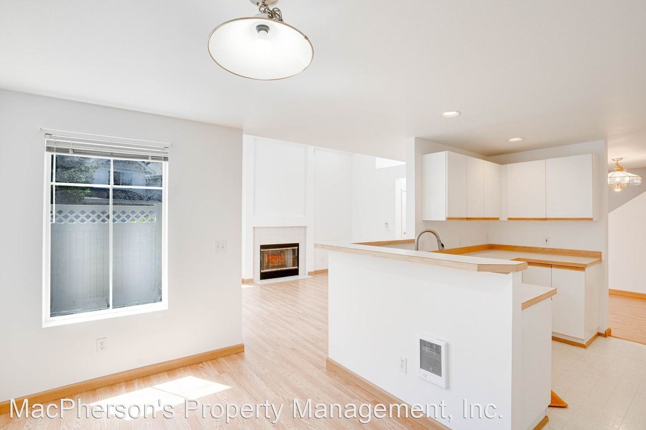 23308 54th Ave S - Photo 2 of 24
