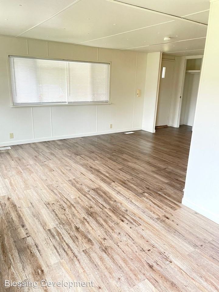 22001 130th St E - Photo 3 of 14