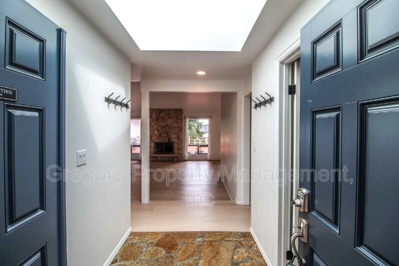 18108 Ne 31st St - Photo 3 of 34