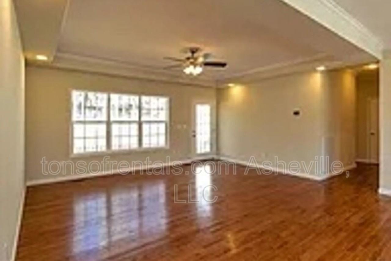 180 W Sunset Ridge Dr - Photo 3 of 10