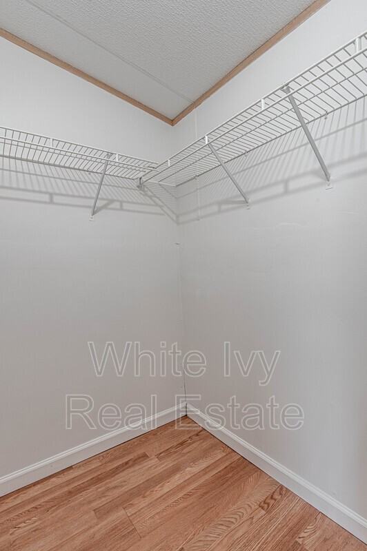 1961 Quality Blvd - Photo 3 of 18