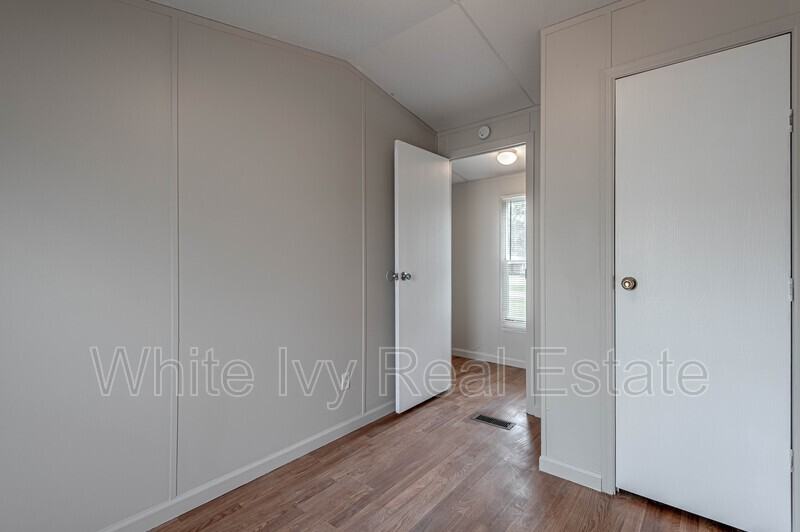 1961 Quality Blvd - Photo 4 of 18