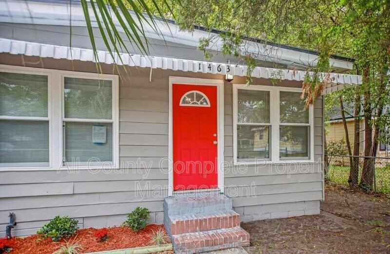 1463 E 25th St - Photo 2 of 33