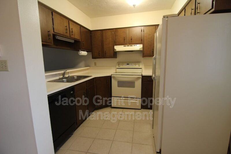 776 Whittier St #776 - Photo 3 of 5