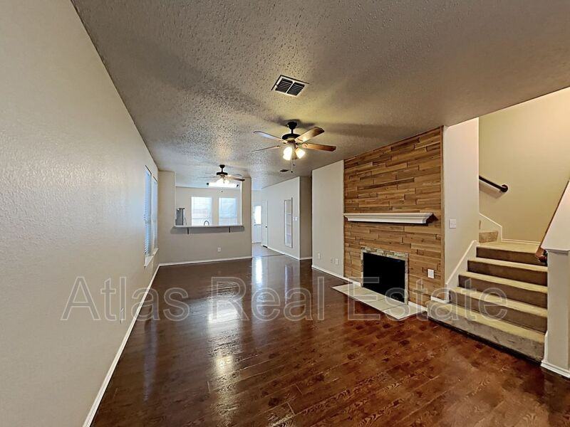 2006 Brook Mdw - Photo 2 of 21