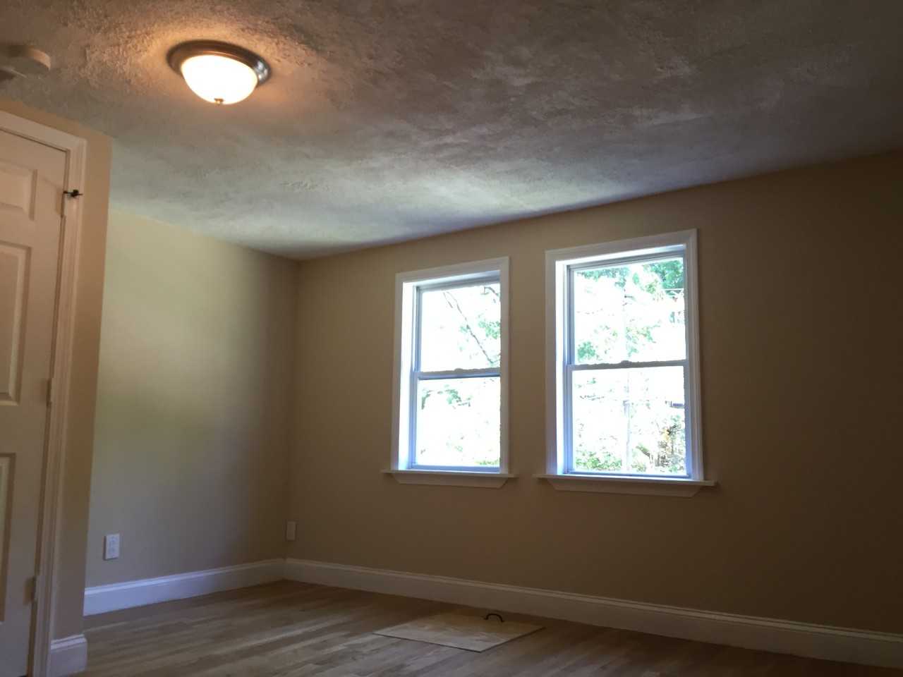 31 Pine St - Photo 5 of 12