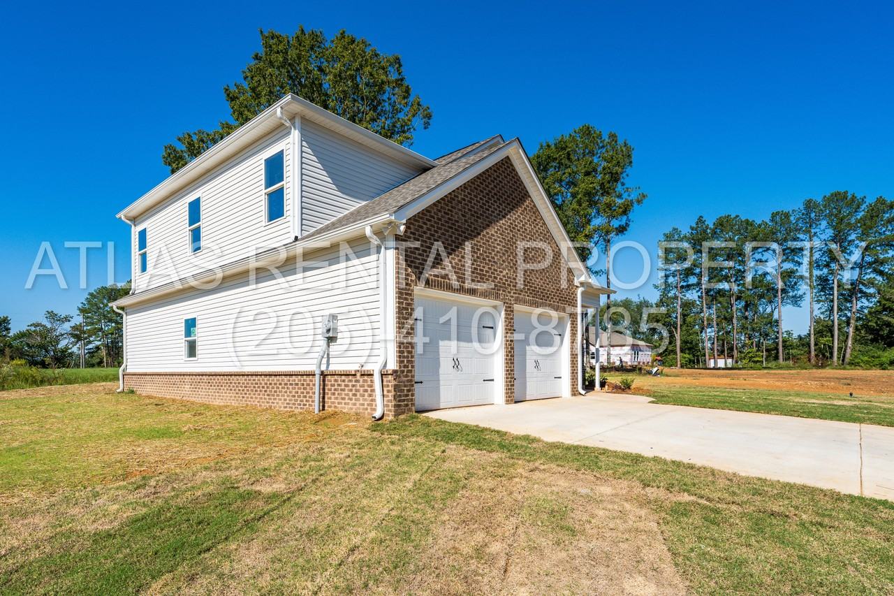 1212 Inglewood Cir - Photo 3 of 33