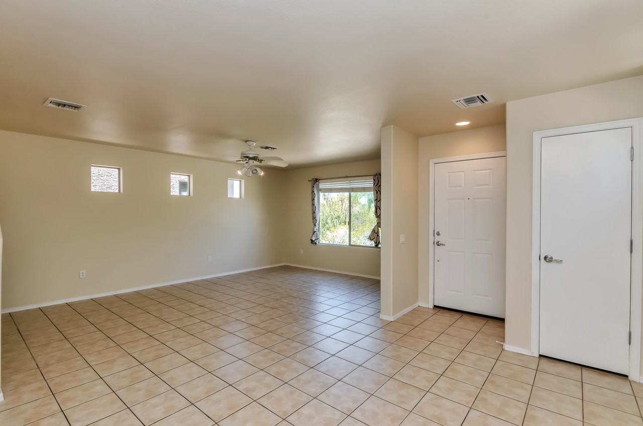 10645 E Singing Canyon Dr - Photo 5 of 26