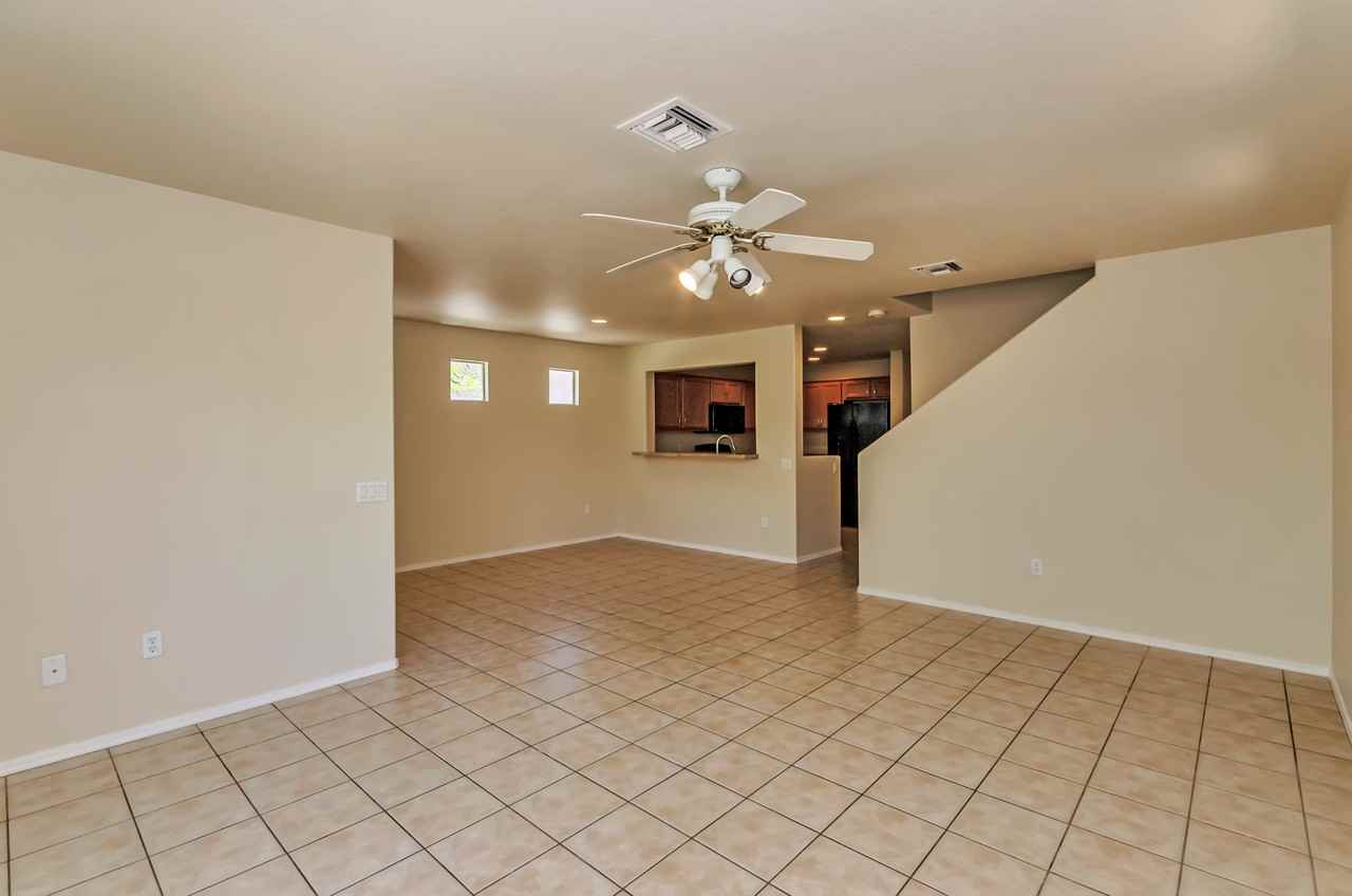 10645 E Singing Canyon Dr - Photo 7 of 26