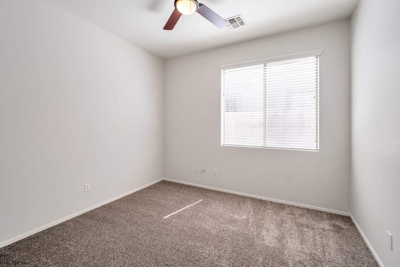 100 E Piccolo Ct - Photo 6 of 15