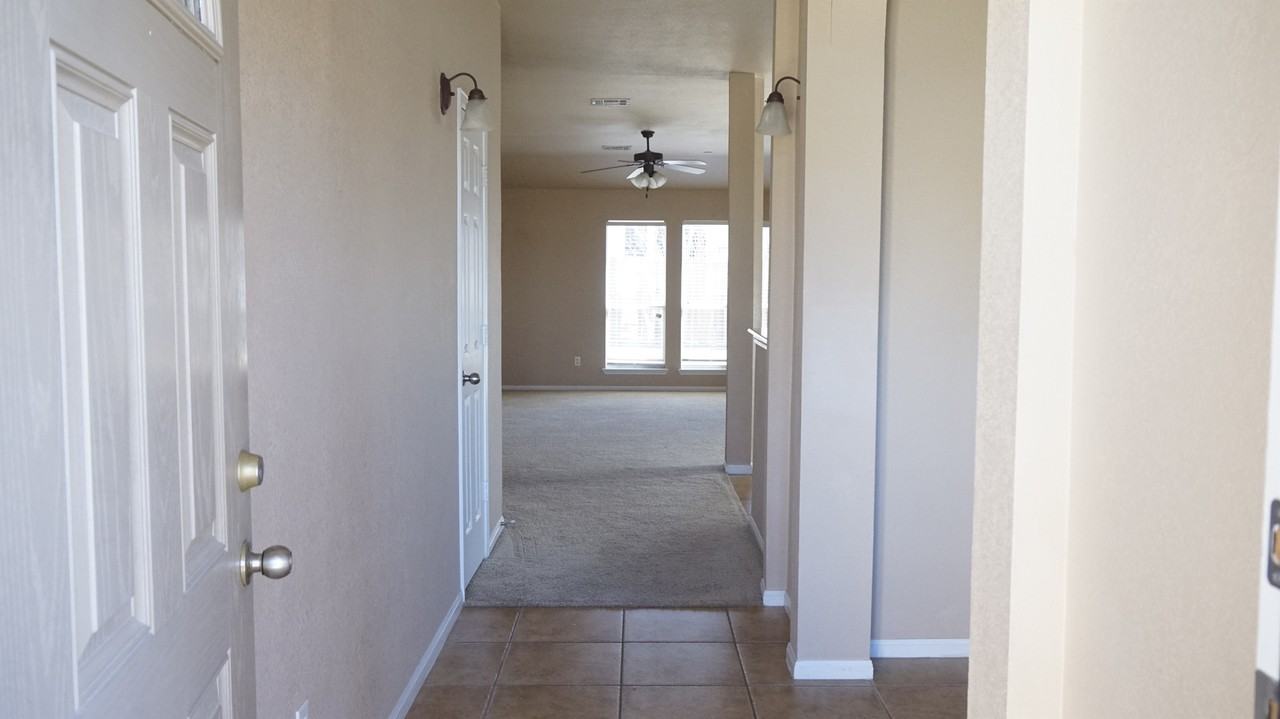 6108 Bridgewood Dr - Photo 2 of 41