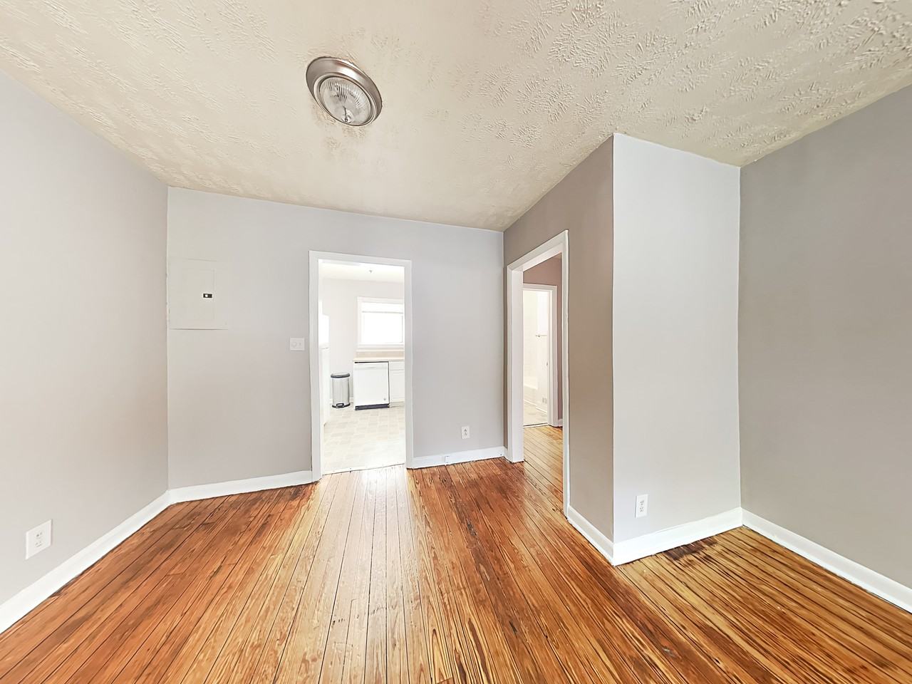 1332 Eubanks Ave #1 - Photo 4 of 15