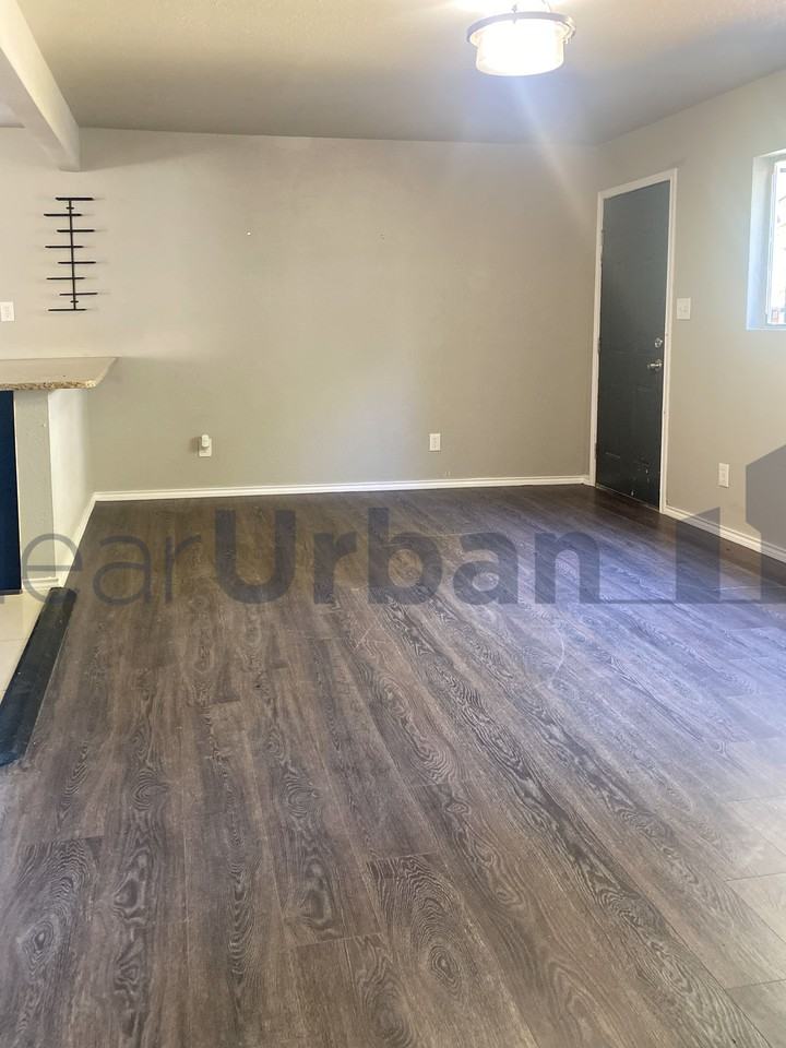 1507 Gorman - Photo 2 of 13