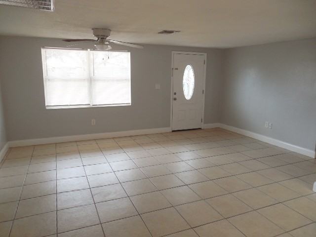 7409 University Dr - Photo 2 of 14