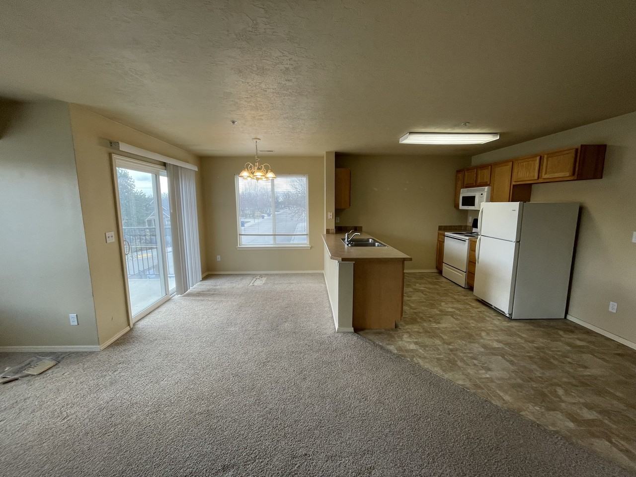 6139 S Sea Breeze Way - Photo 3 of 6