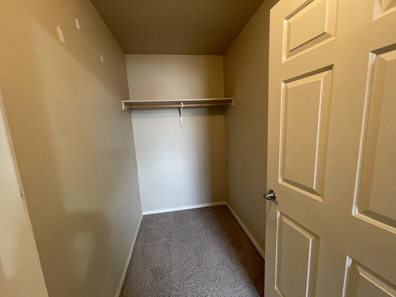 6139 S Sea Breeze Way - Photo 5 of 6