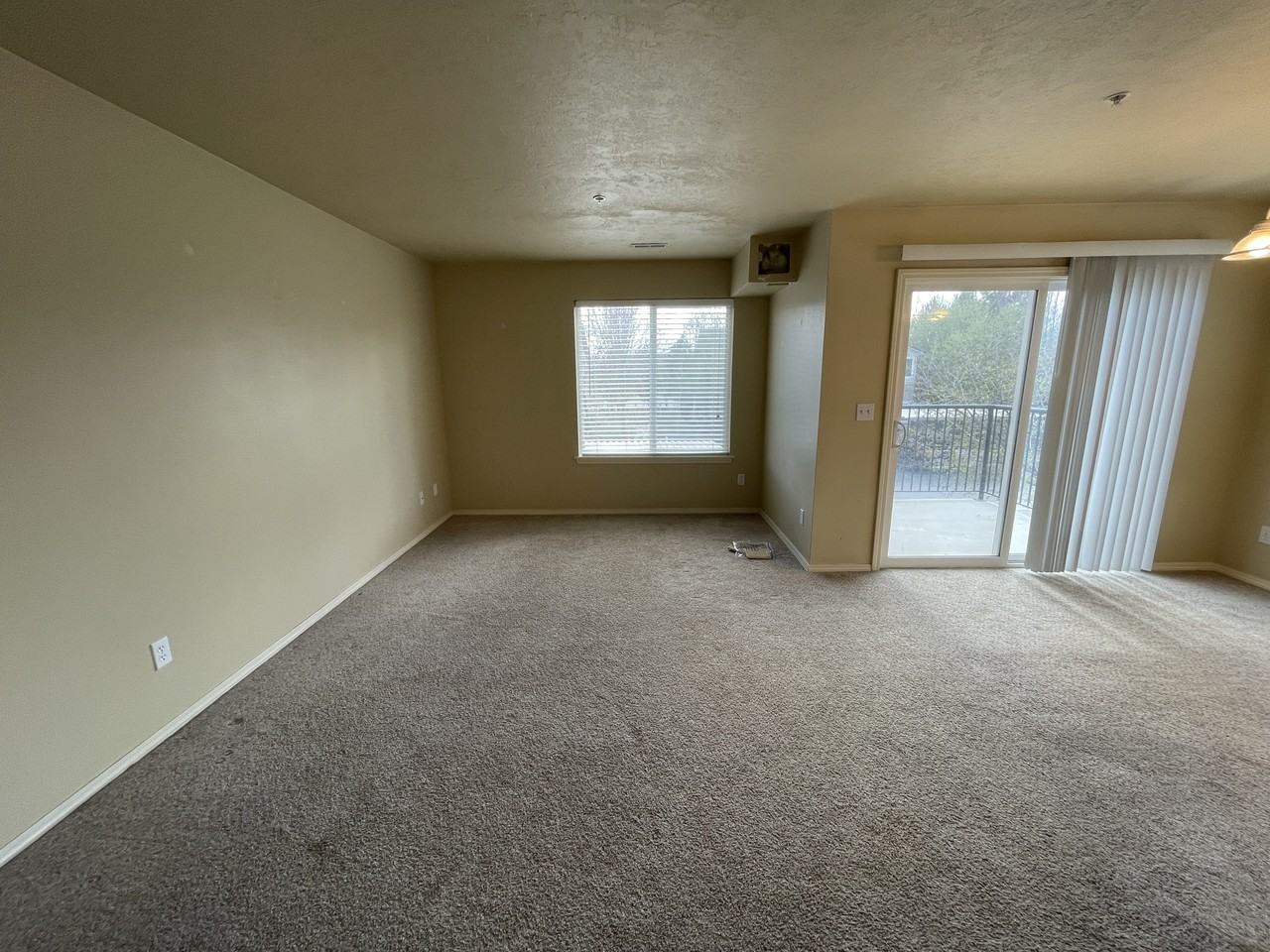 6139 S Sea Breeze Way - Photo 6 of 6