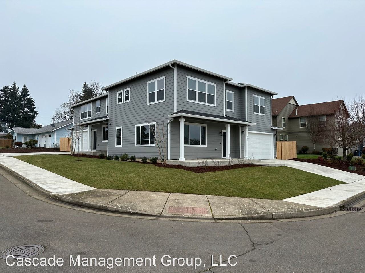 418 SE Clay St & 201 SE 7th St - Photo 2 of 33