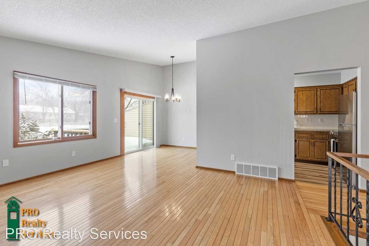 1330 Dellwood St S - Photo 2 of 35