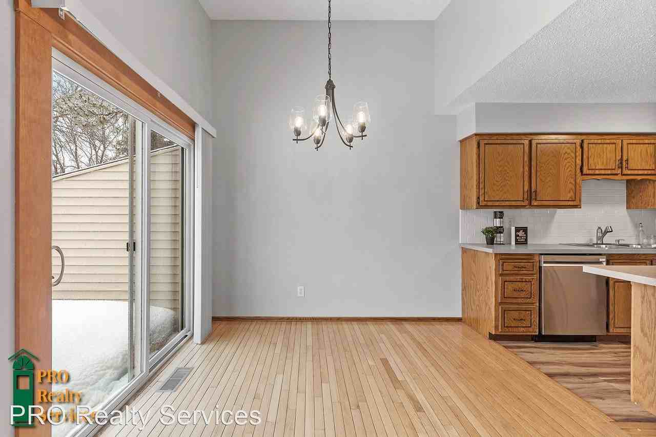 1330 Dellwood St S - Photo 3 of 35