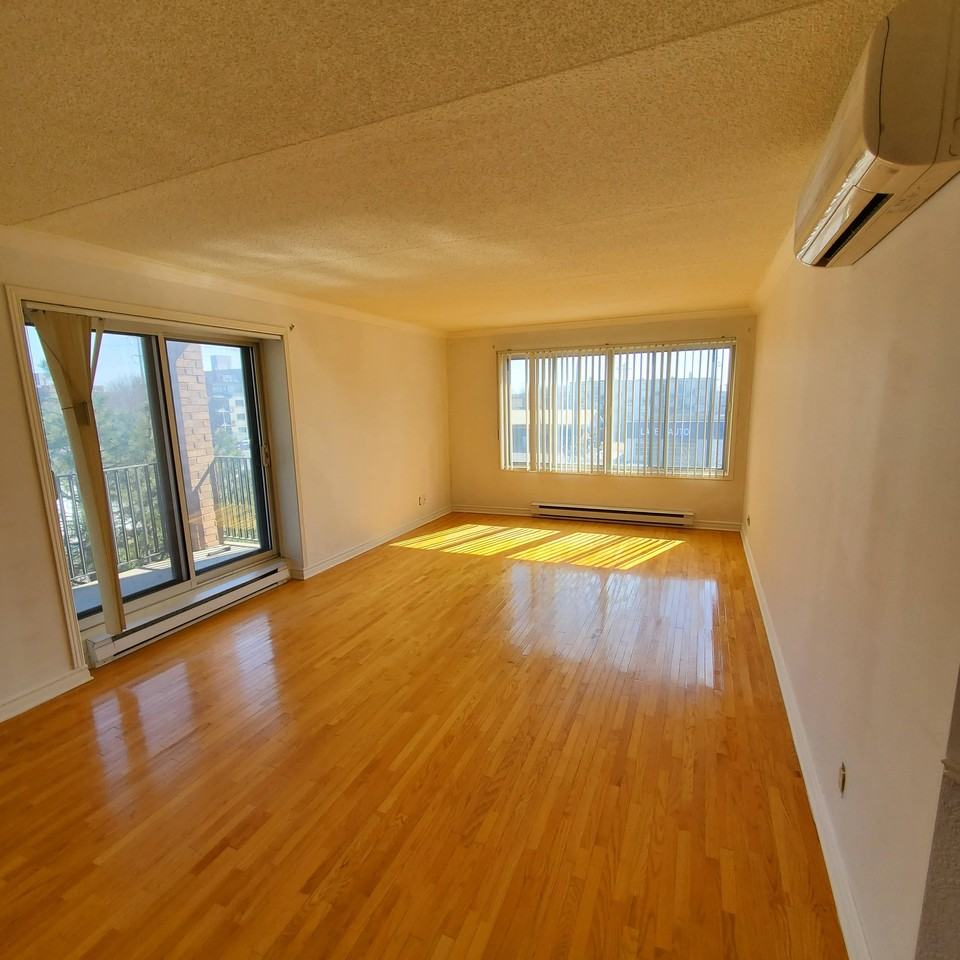 7171 Rue Beaubien Est - Photo 2 of 4